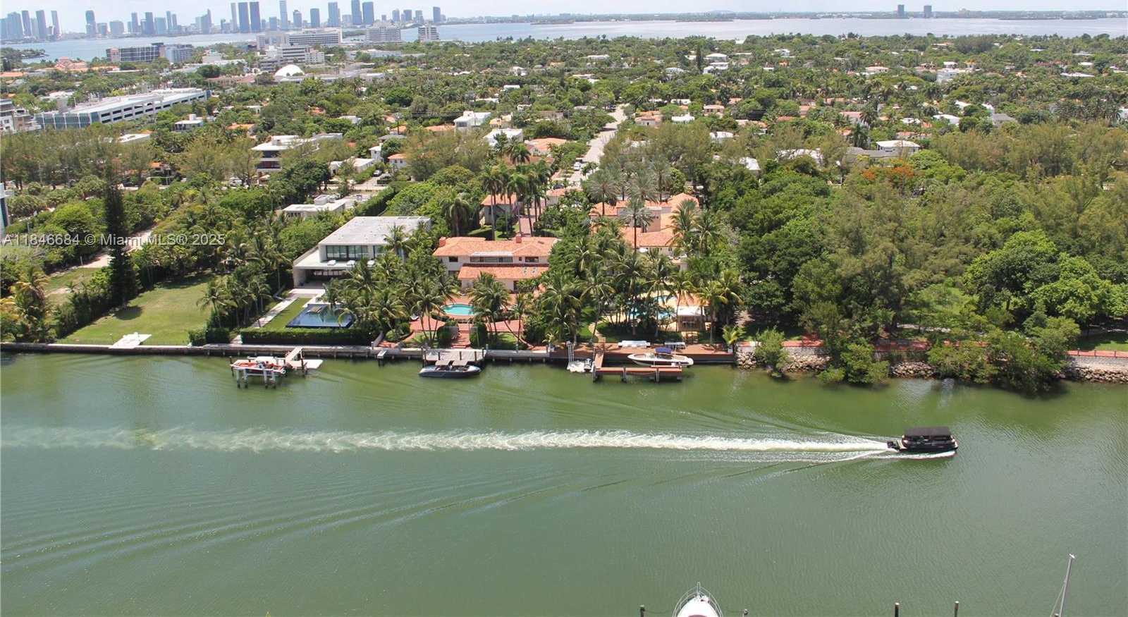 Small Image of 4401 COLLINS AVE #1915/1917, Miami Beach Number 50