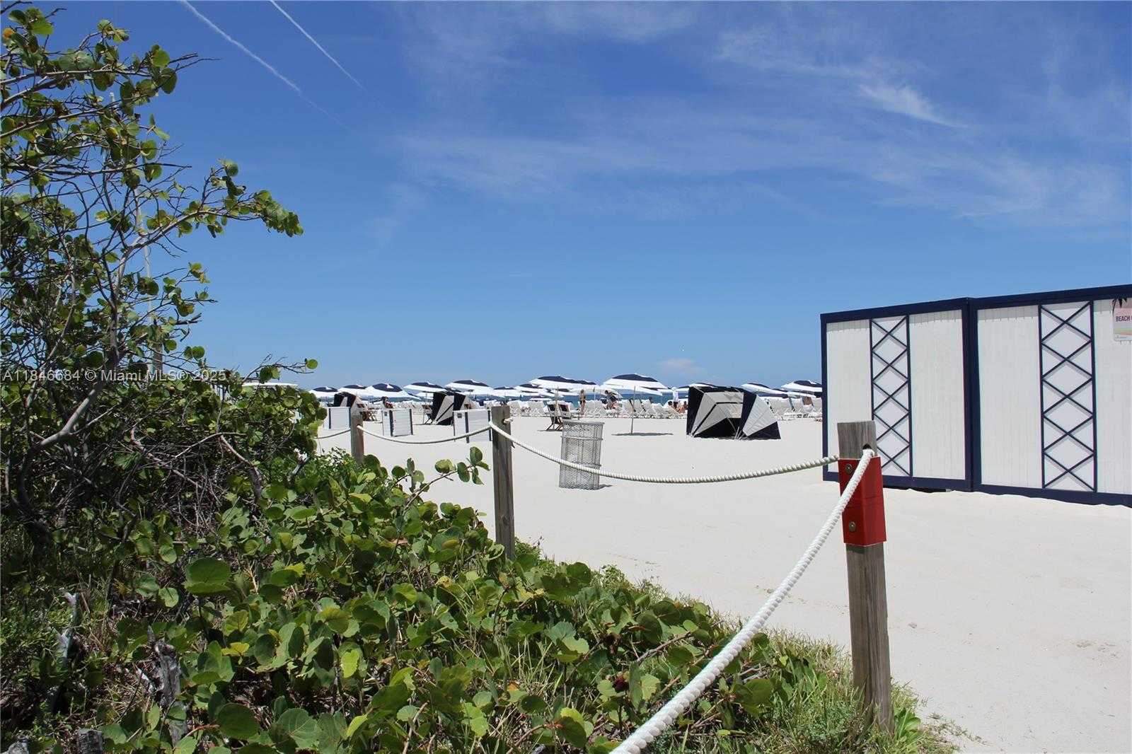 Small Image of 4401 COLLINS AVE #1915/1917, Miami Beach Number 63