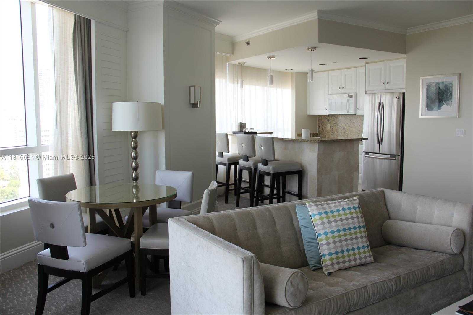 Small Image of 4401 COLLINS AVE #1915/1917, Miami Beach Number 7