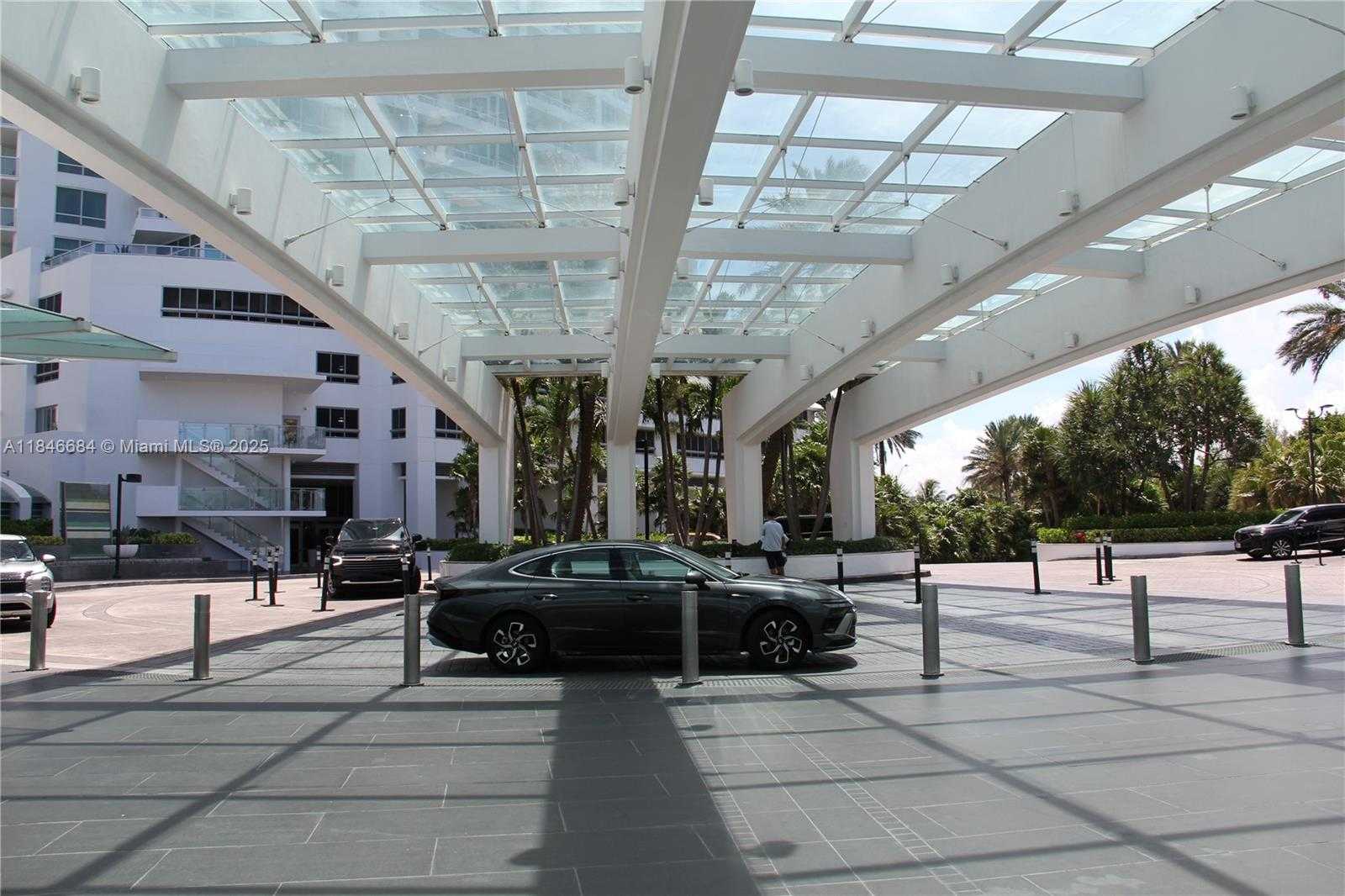 Small Image of 4401 COLLINS AVE #1915/1917, Miami Beach Number 73
