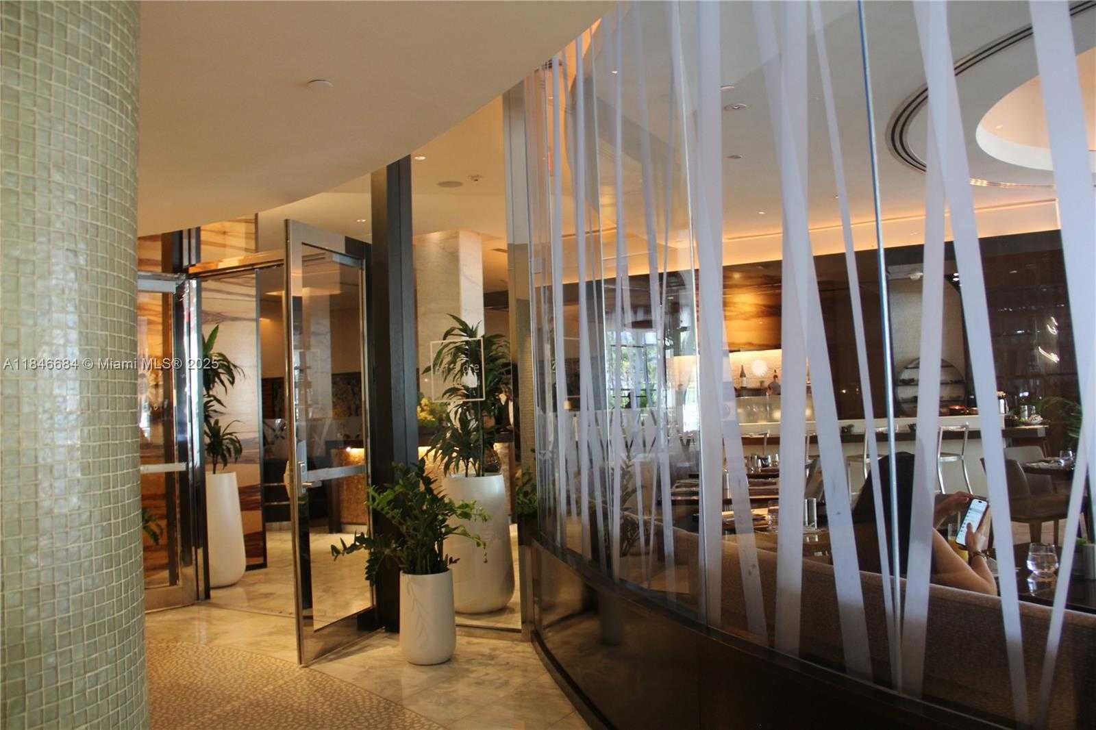 Small Image of 4401 COLLINS AVE #1915/1917, Miami Beach Number 85