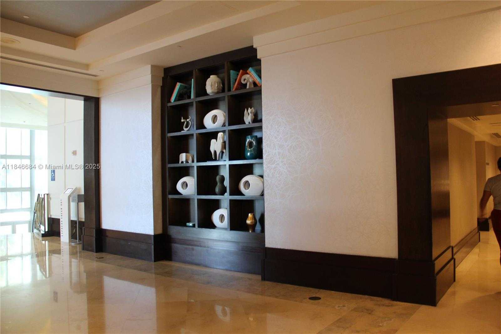 Small Image of 4401 COLLINS AVE #1915/1917, Miami Beach Number 89