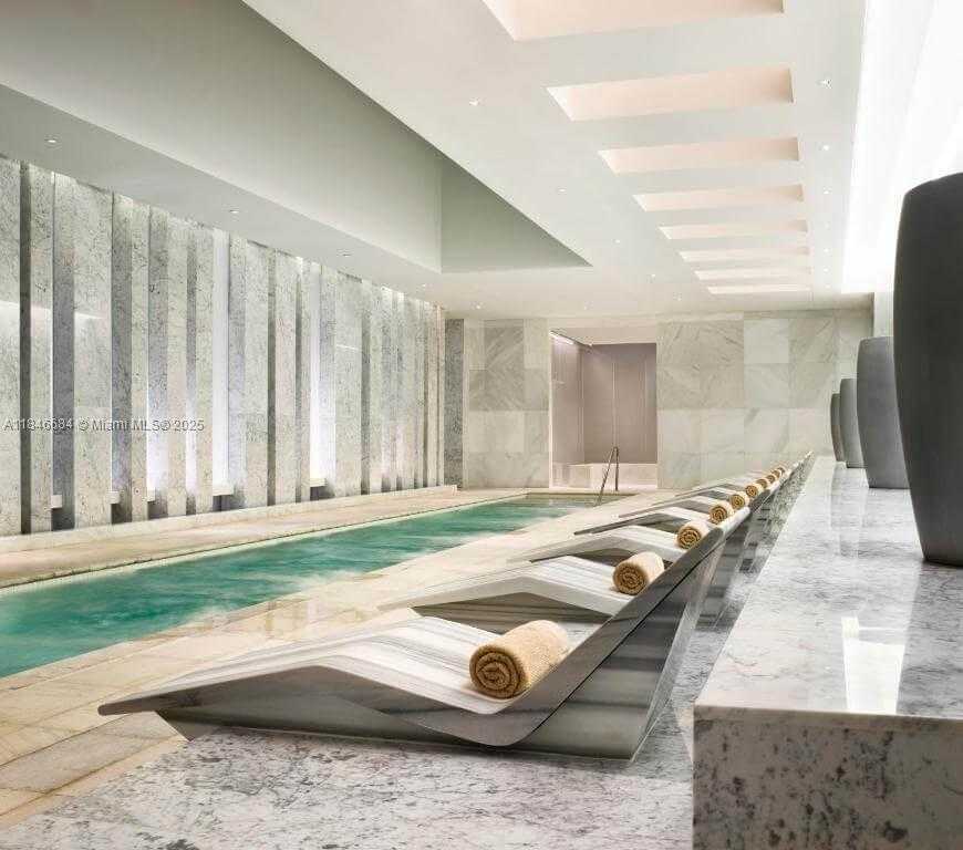 Small Image of 4401 COLLINS AVE #1915/1917, Miami Beach Number 91