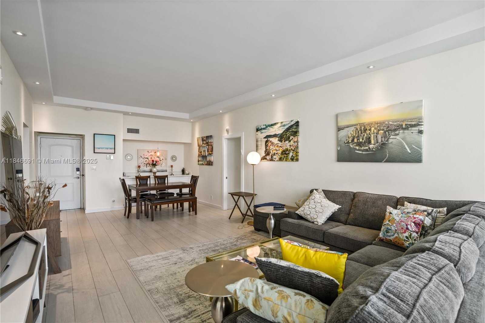Small Image of 100 BAYVIEW DR #PH31, Sunny Isles Beach Number 13
