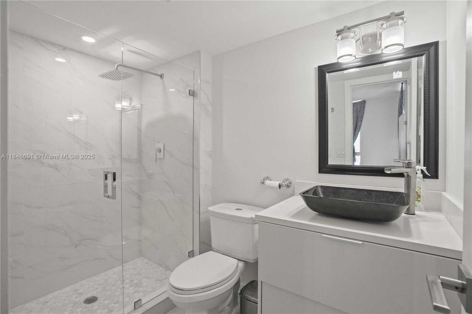 Small Image of 100 BAYVIEW DR #PH31, Sunny Isles Beach Number 18