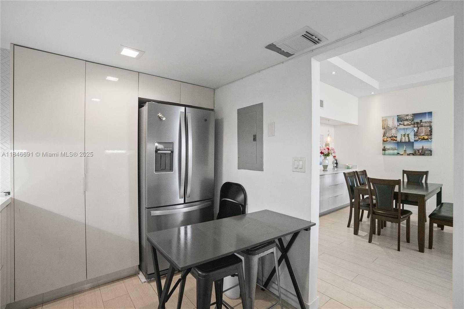Small Image of 100 BAYVIEW DR #PH31, Sunny Isles Beach Number 23