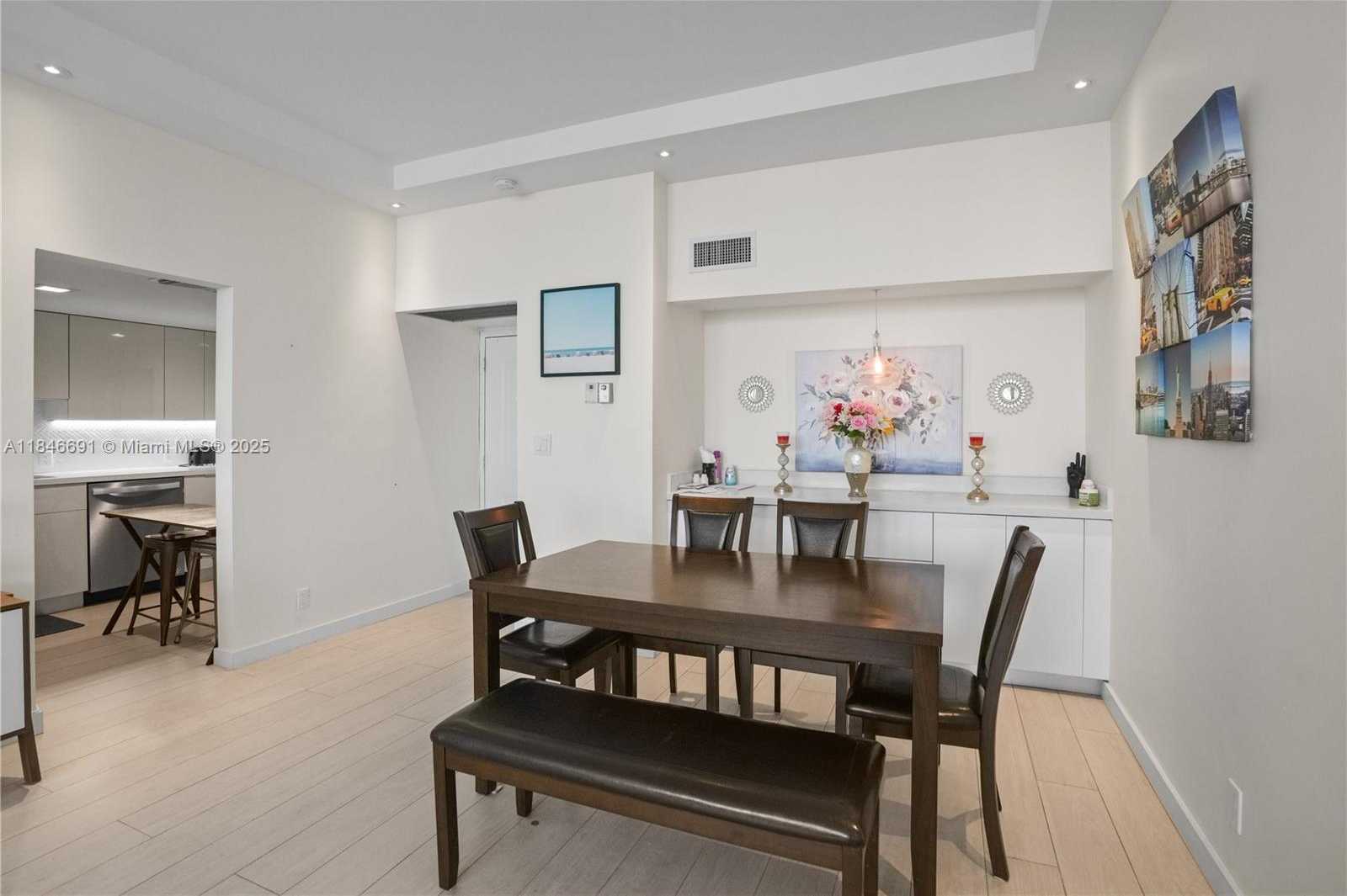 Small Image of 100 BAYVIEW DR #PH31, Sunny Isles Beach Number 25