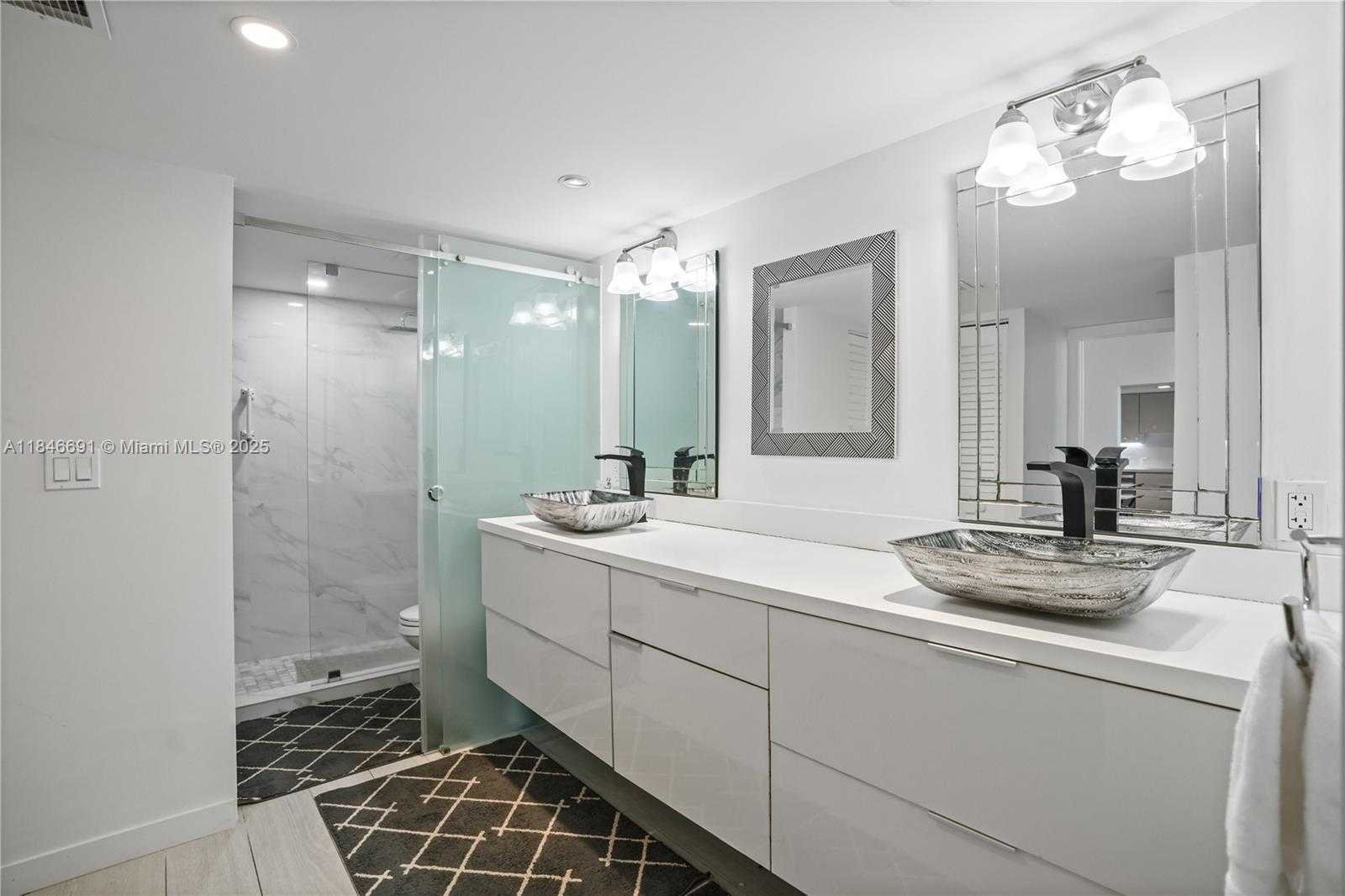 Small Image of 100 BAYVIEW DR #PH31, Sunny Isles Beach Number 27