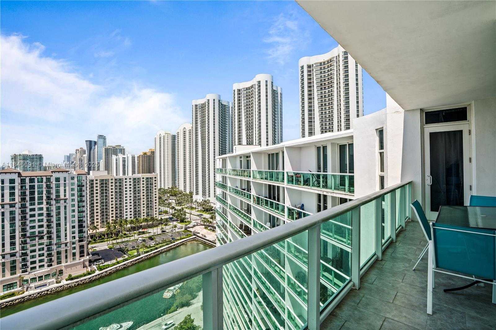 Small Image of 100 BAYVIEW DR #PH31, Sunny Isles Beach Number 3