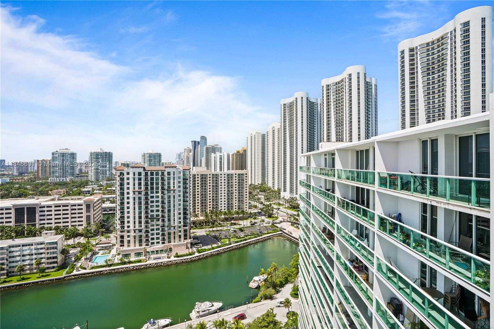 Small Image of 100 BAYVIEW DR #PH31, Sunny Isles Beach Number 5