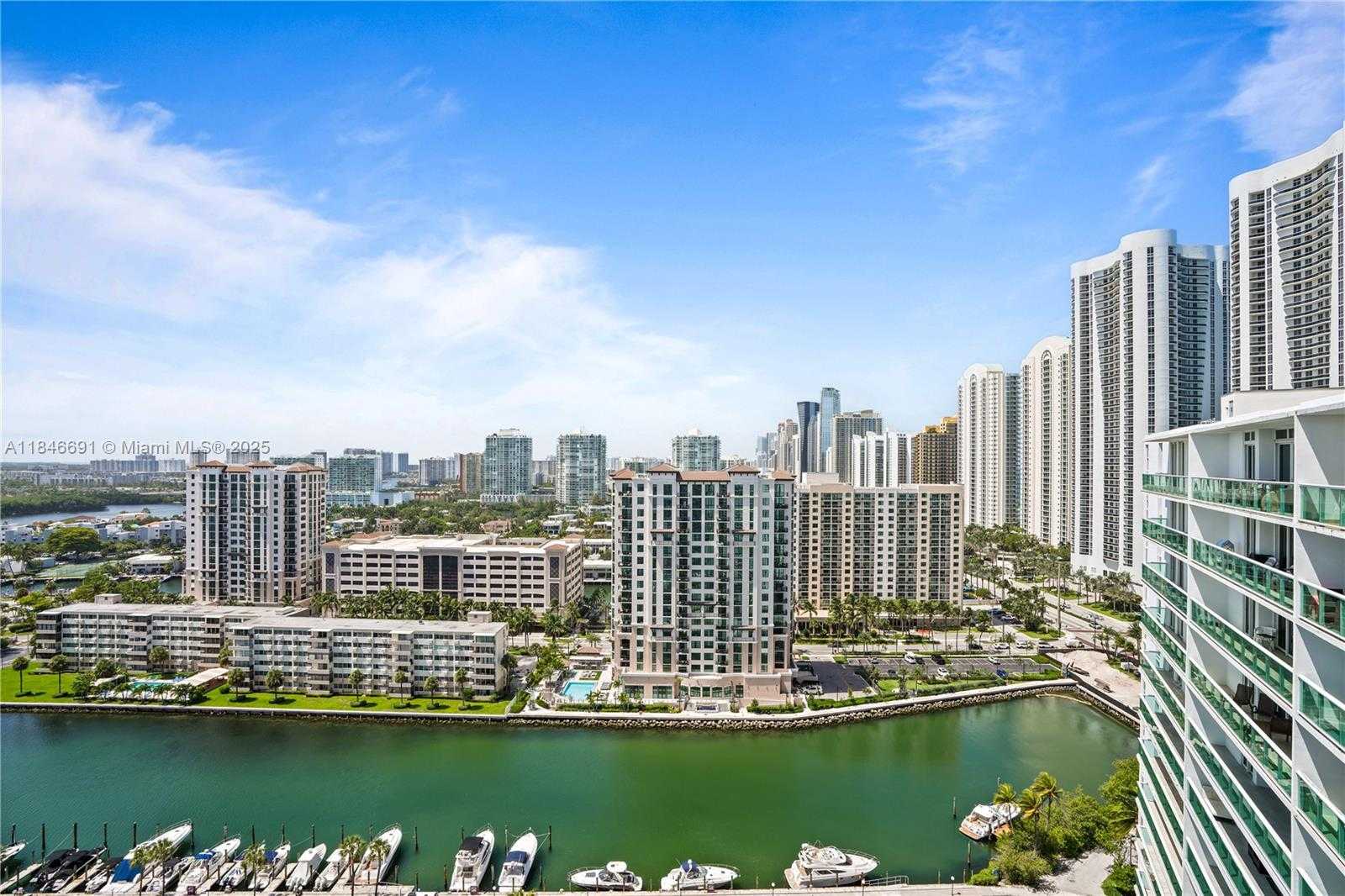Small Image of 100 BAYVIEW DR #PH31, Sunny Isles Beach Number 6