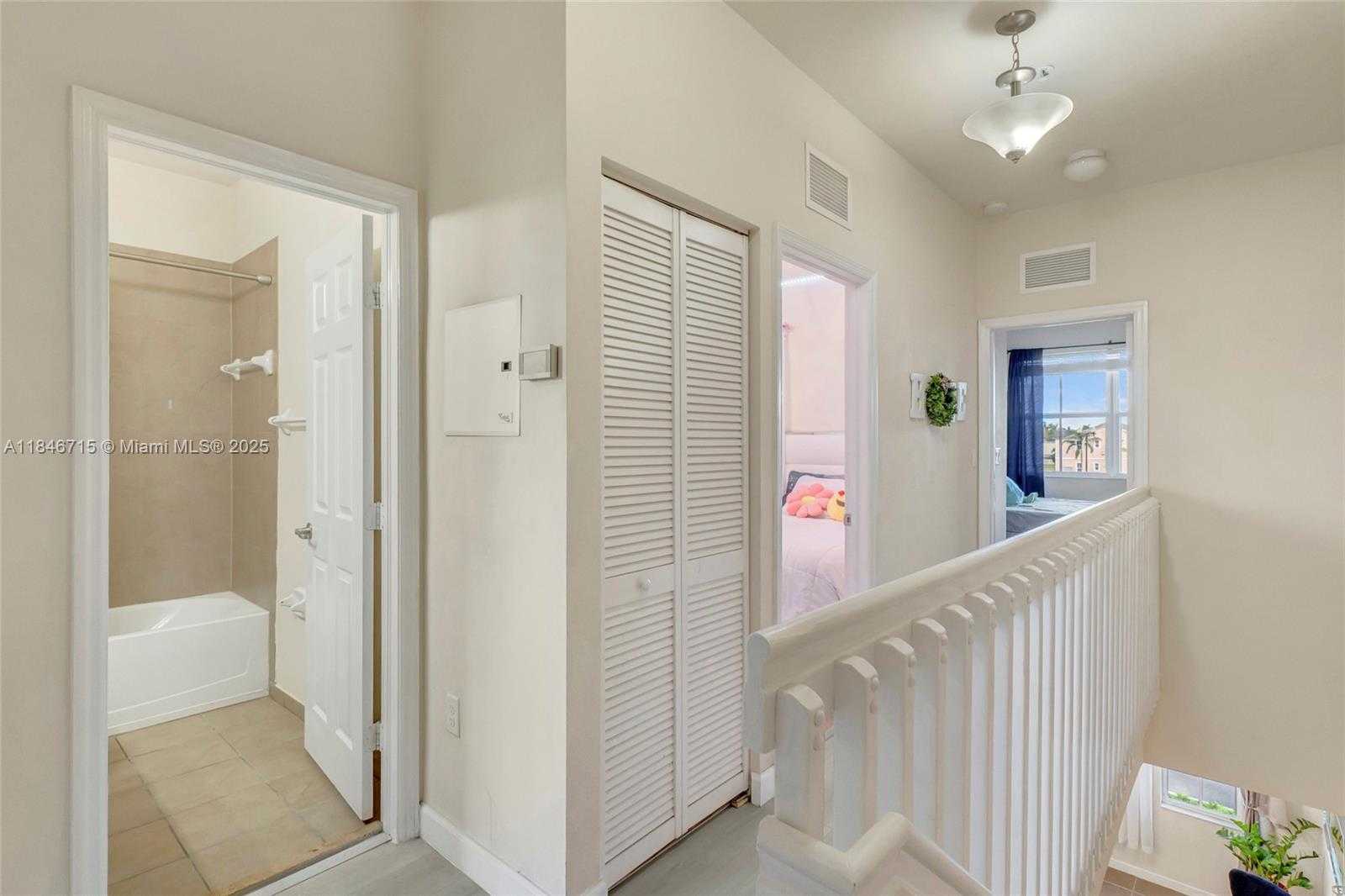 Small Image of 134 SOUTH EAST 28TH TER #6, Homestead Number 24