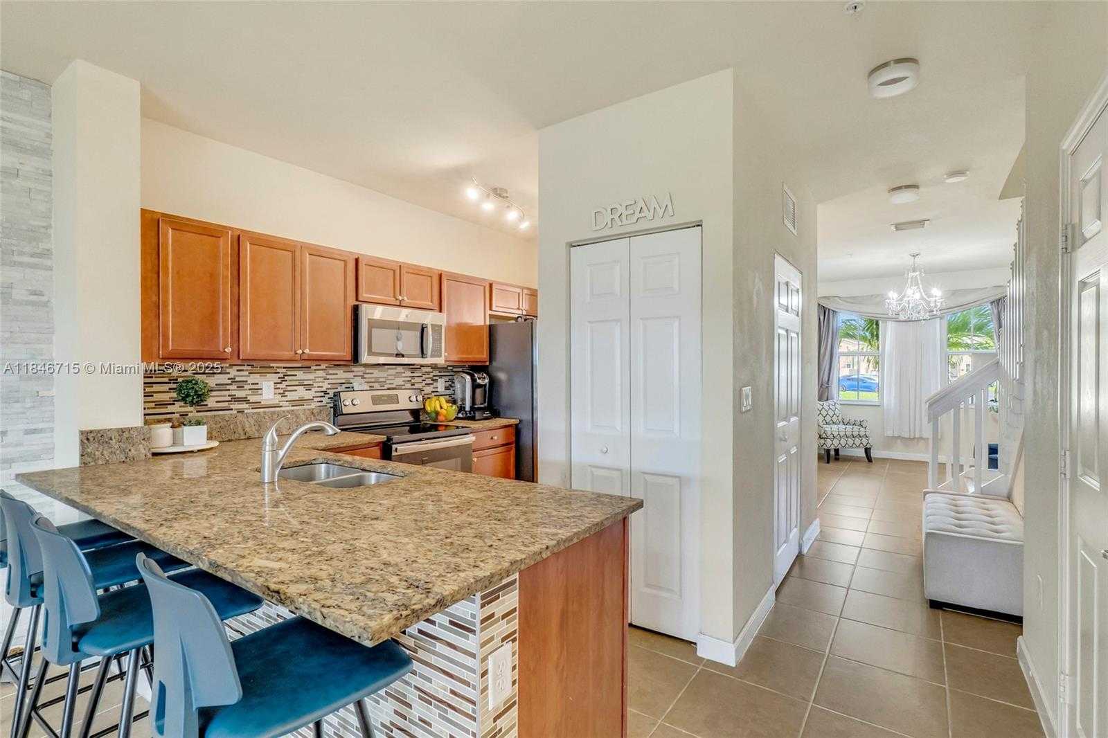Small Image of 134 SOUTH EAST 28TH TER #6, Homestead Number 9