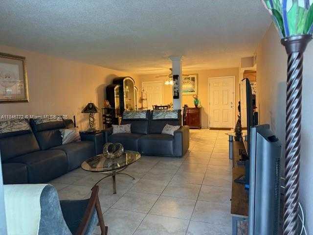 Small Image of 9357 FONTAINEBLEAU BLVD #D210, Miami Number 10