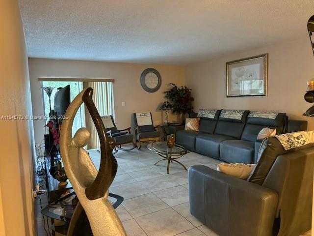 Small Image of 9357 FONTAINEBLEAU BLVD #D210, Miami Number 13