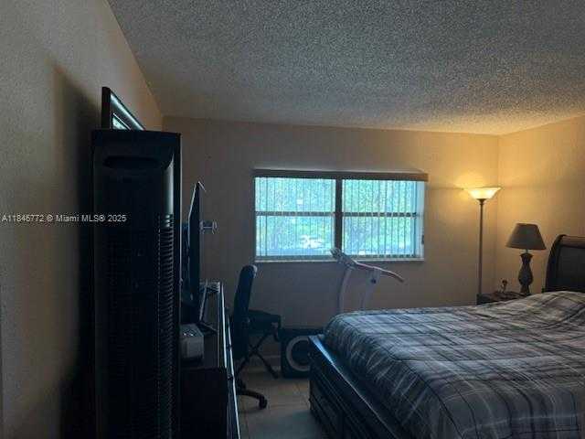 Small Image of 9357 FONTAINEBLEAU BLVD #D210, Miami Number 15