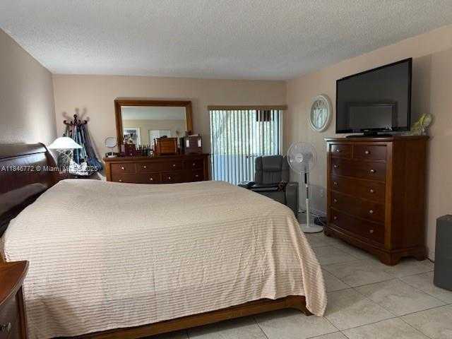 Small Image of 9357 FONTAINEBLEAU BLVD #D210, Miami Number 19