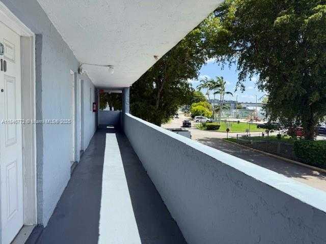 Small Image of 9357 FONTAINEBLEAU BLVD #D210, Miami Number 30