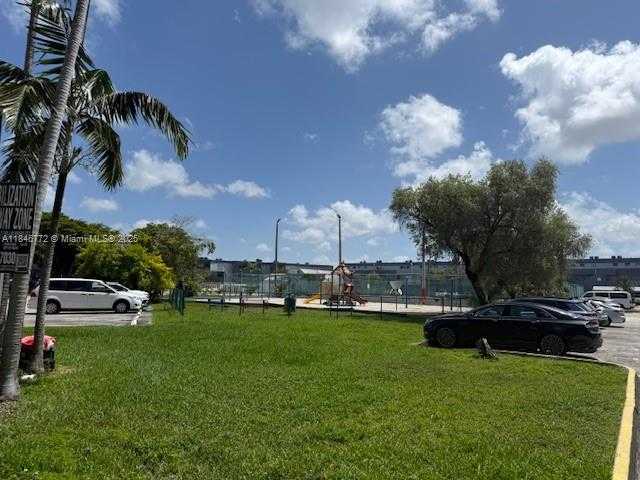 Small Image of 9357 FONTAINEBLEAU BLVD #D210, Miami Number 33