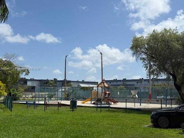 Small Image of 9357 FONTAINEBLEAU BLVD #D210, Miami Number 34