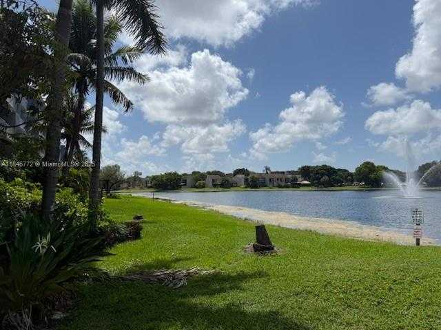 Small Image of 9357 FONTAINEBLEAU BLVD #D210, Miami Number 38