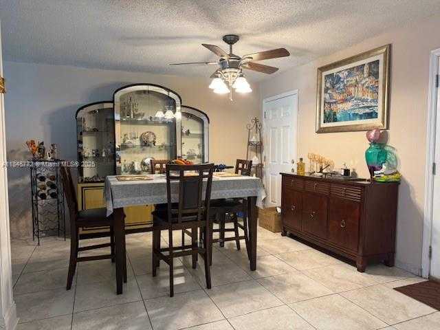 Small Image of 9357 FONTAINEBLEAU BLVD #D210, Miami Number 4
