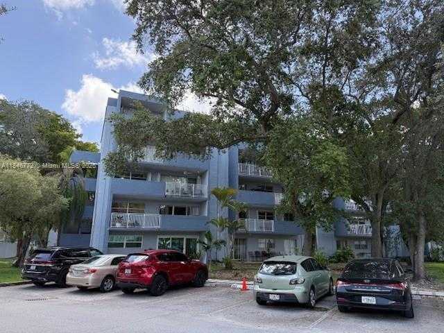Small Image of 9357 FONTAINEBLEAU BLVD #D210, Miami Number 42