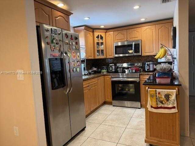 Small Image of 9357 FONTAINEBLEAU BLVD #D210, Miami Number 6
