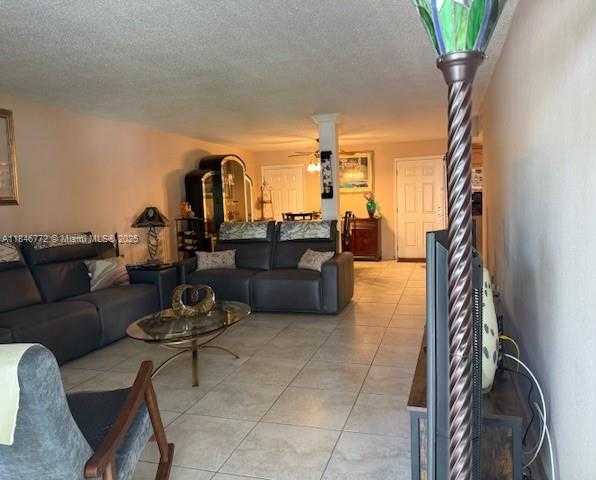 Small Image of 9357 FONTAINEBLEAU BLVD #D210, Miami Number 7