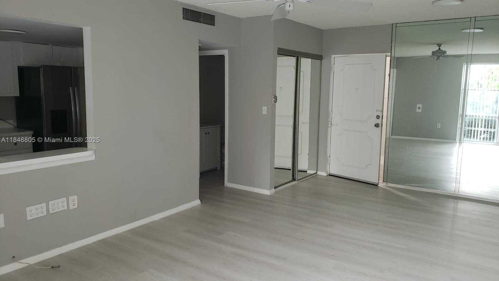 Small Image of 200 177TH DR #402-3, Sunny Isles Beach Number 2