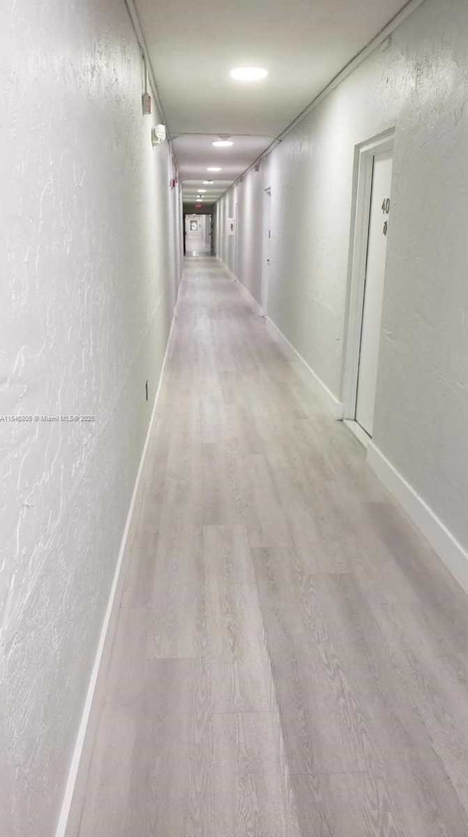 Small Image of 200 177TH DR #402-3, Sunny Isles Beach Number 4