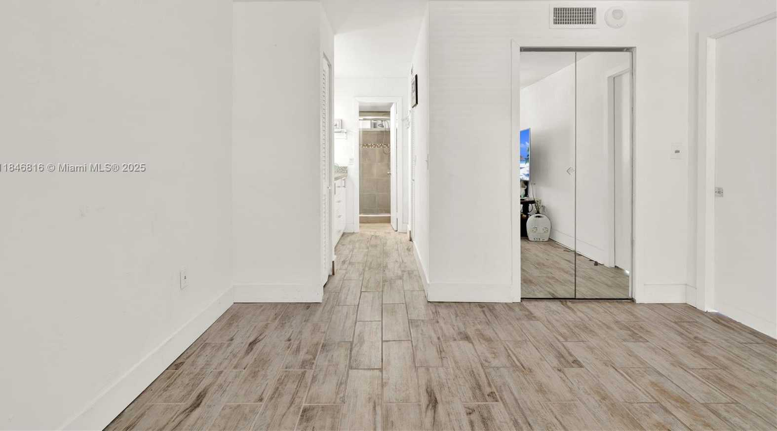 Small Image of 7850 BYRON AVE #702, Miami Beach Number 8