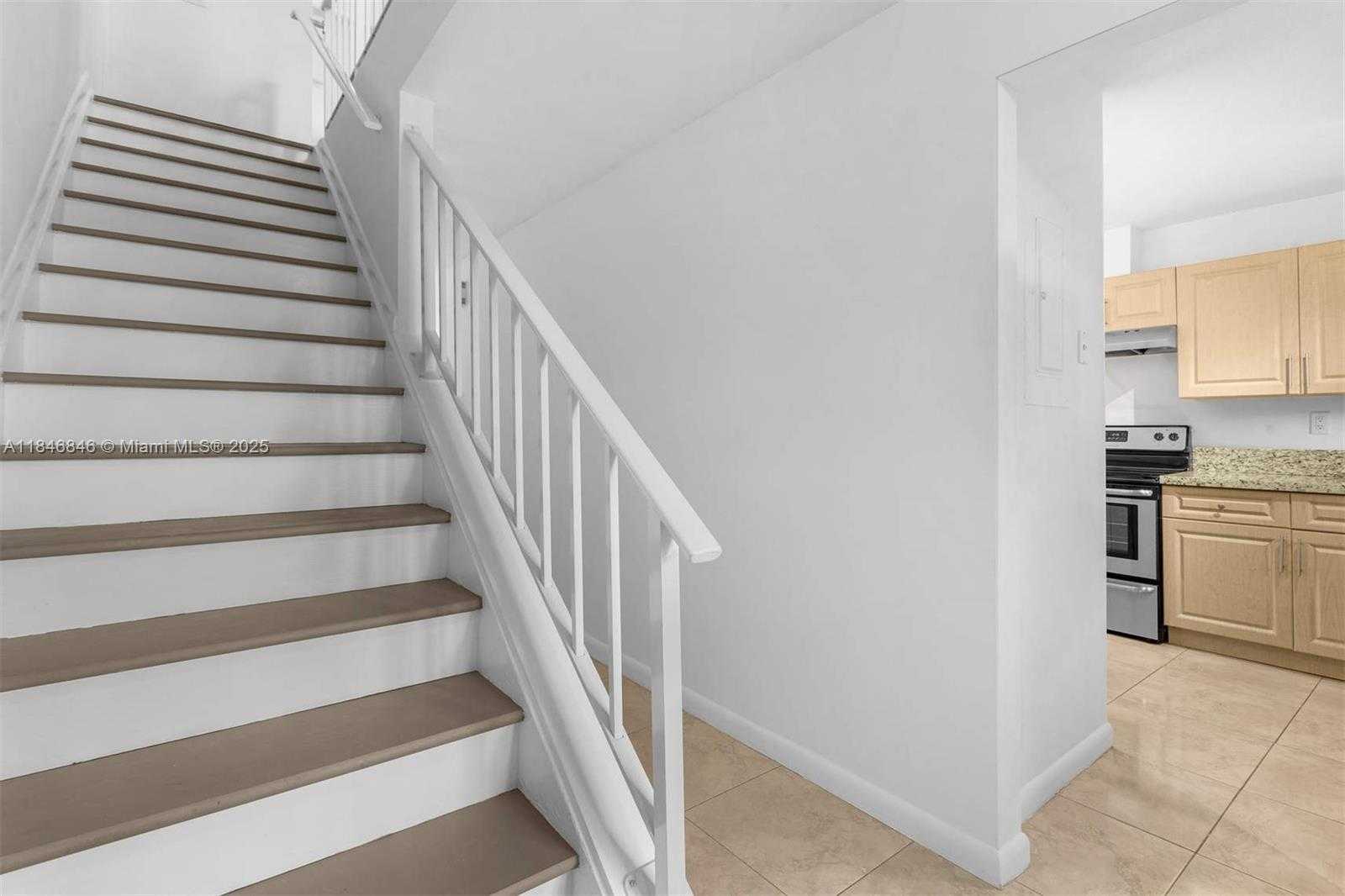 Small Image of 8218 SOUTH WEST 82ND CT, Miami Number 10