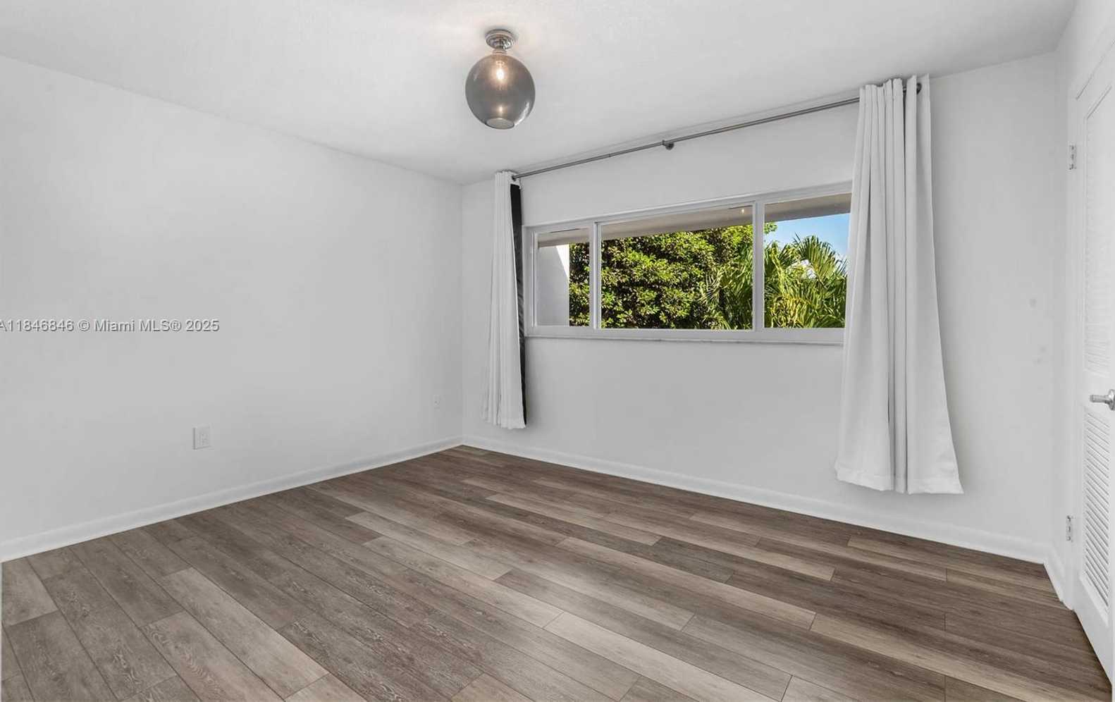 Small Image of 8218 SOUTH WEST 82ND CT, Miami Number 12