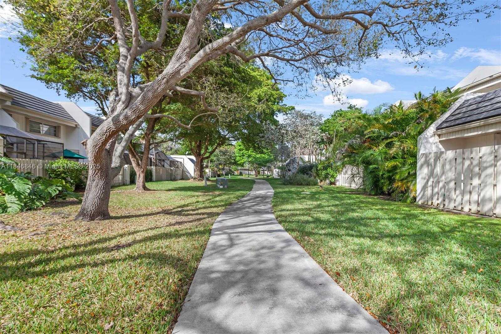 Small Image of 8218 SOUTH WEST 82ND CT, Miami Number 18