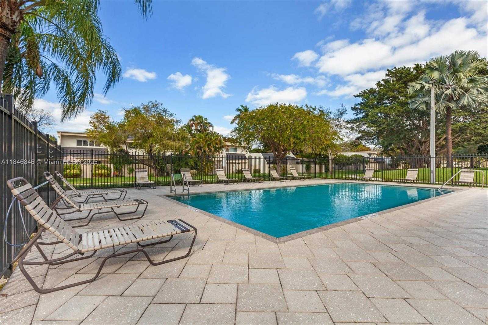 Small Image of 8218 SOUTH WEST 82ND CT, Miami Number 19