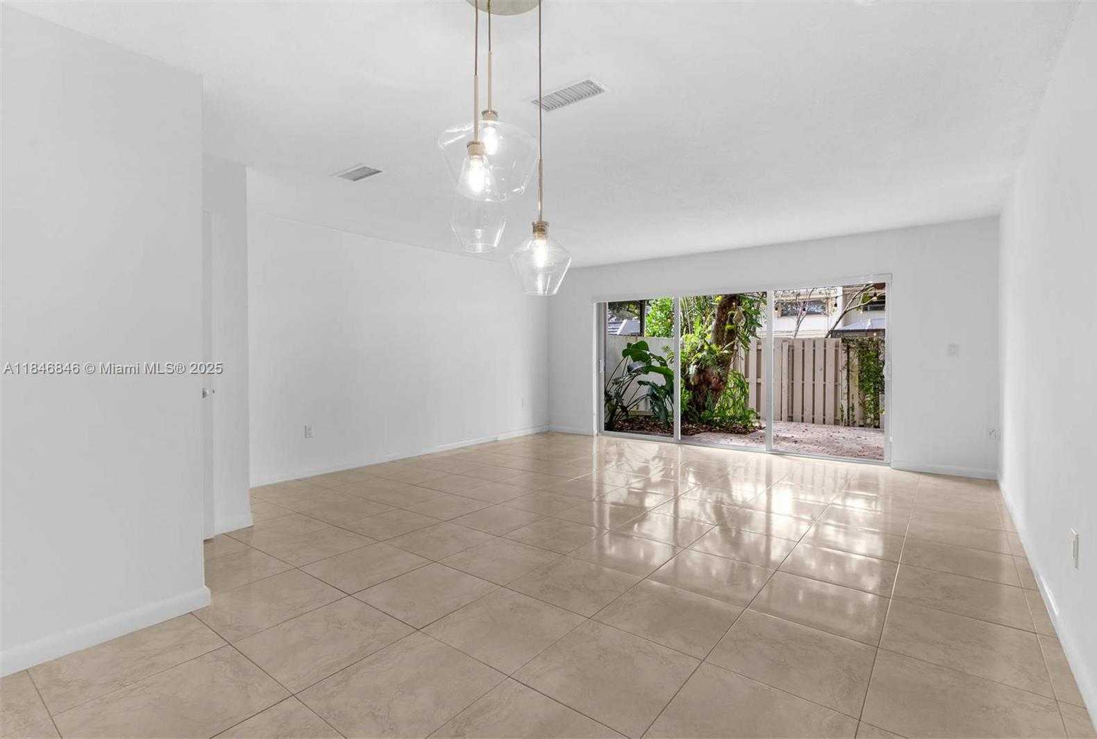Small Image of 8218 SOUTH WEST 82ND CT, Miami Number 4