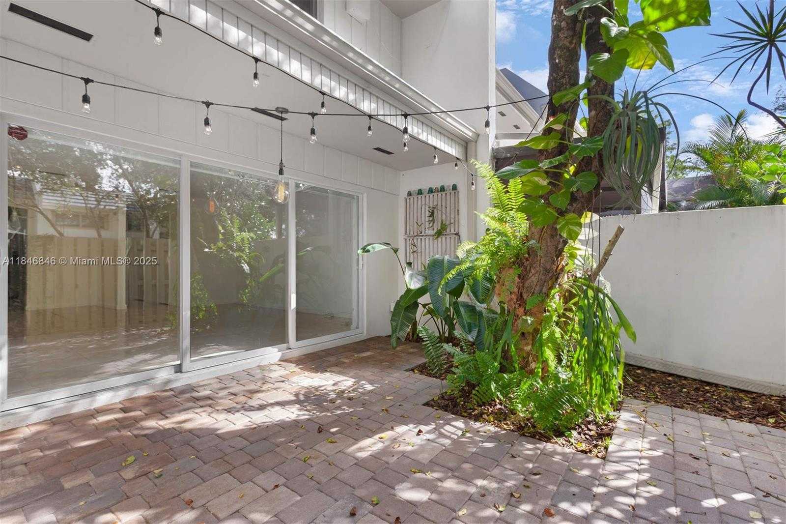 Small Image of 8218 SOUTH WEST 82ND CT, Miami Number 6