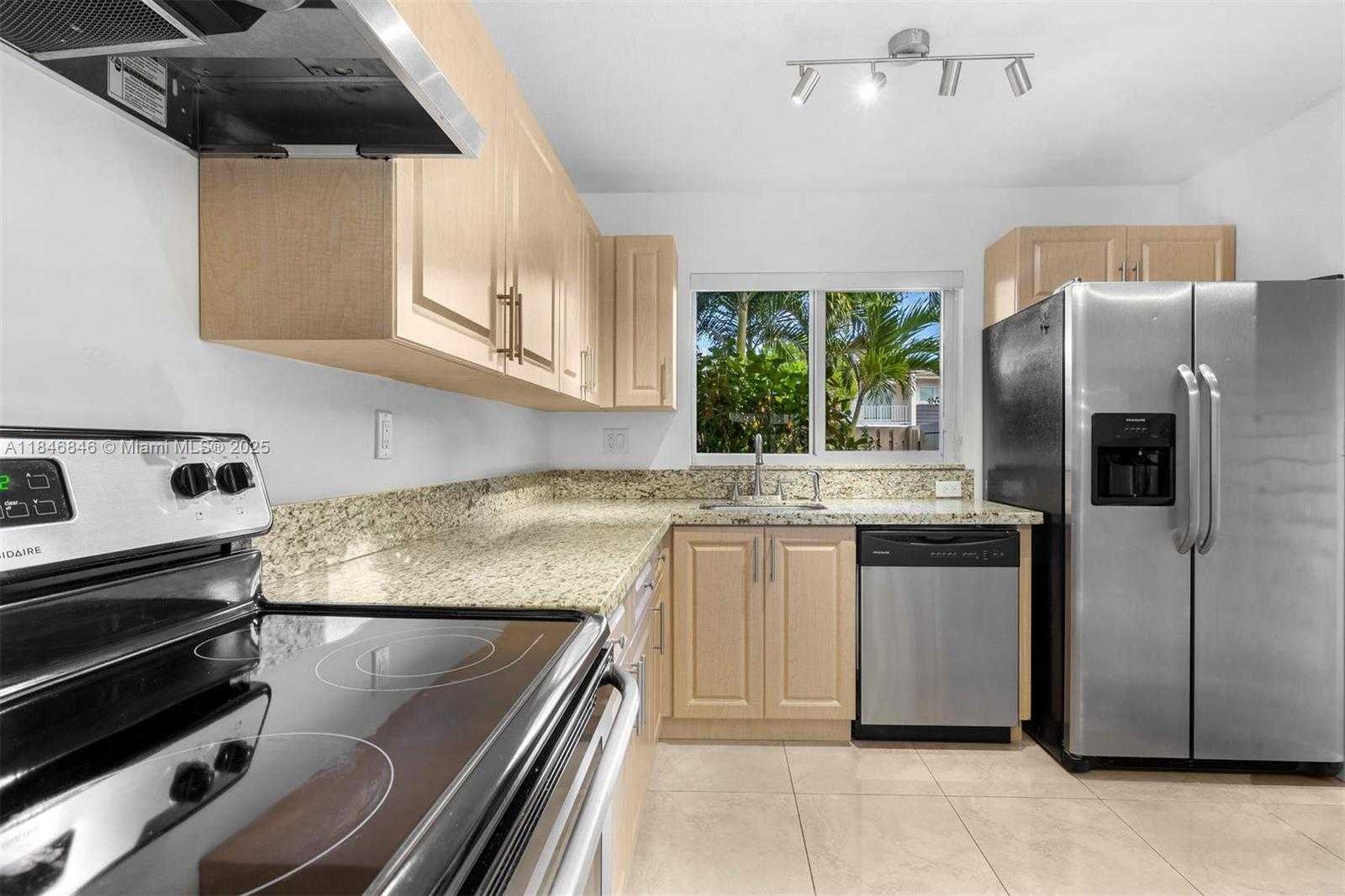Small Image of 8218 SOUTH WEST 82ND CT, Miami Number 9