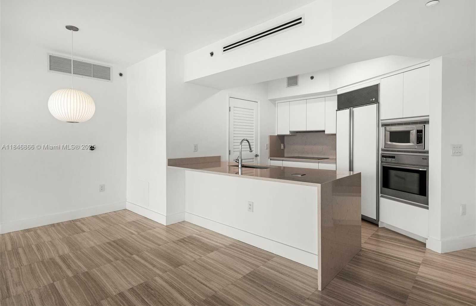 Small Image of 400 ALTON RD #1508, Miami Beach Number 3