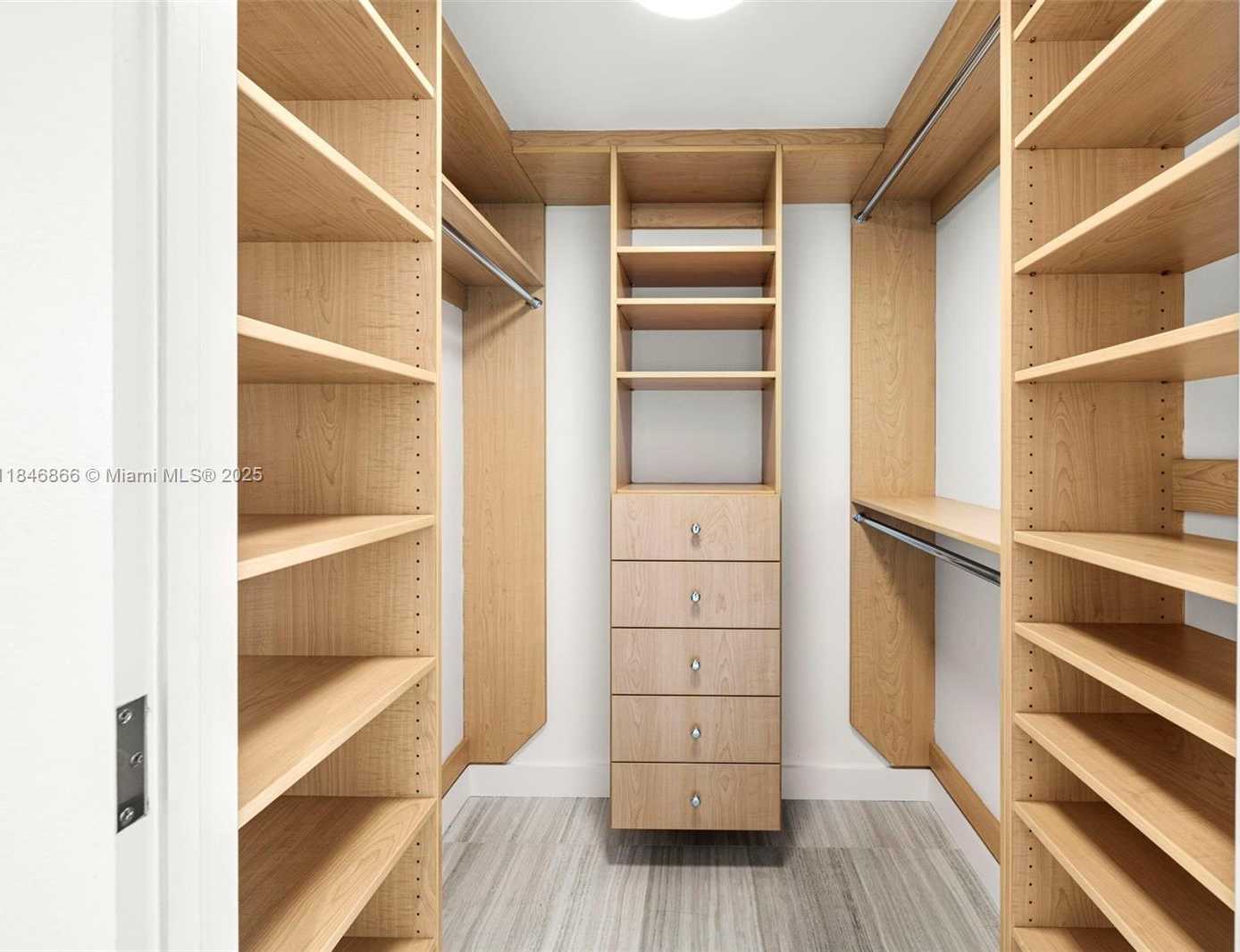 Small Image of 400 ALTON RD #1508, Miami Beach Number 8