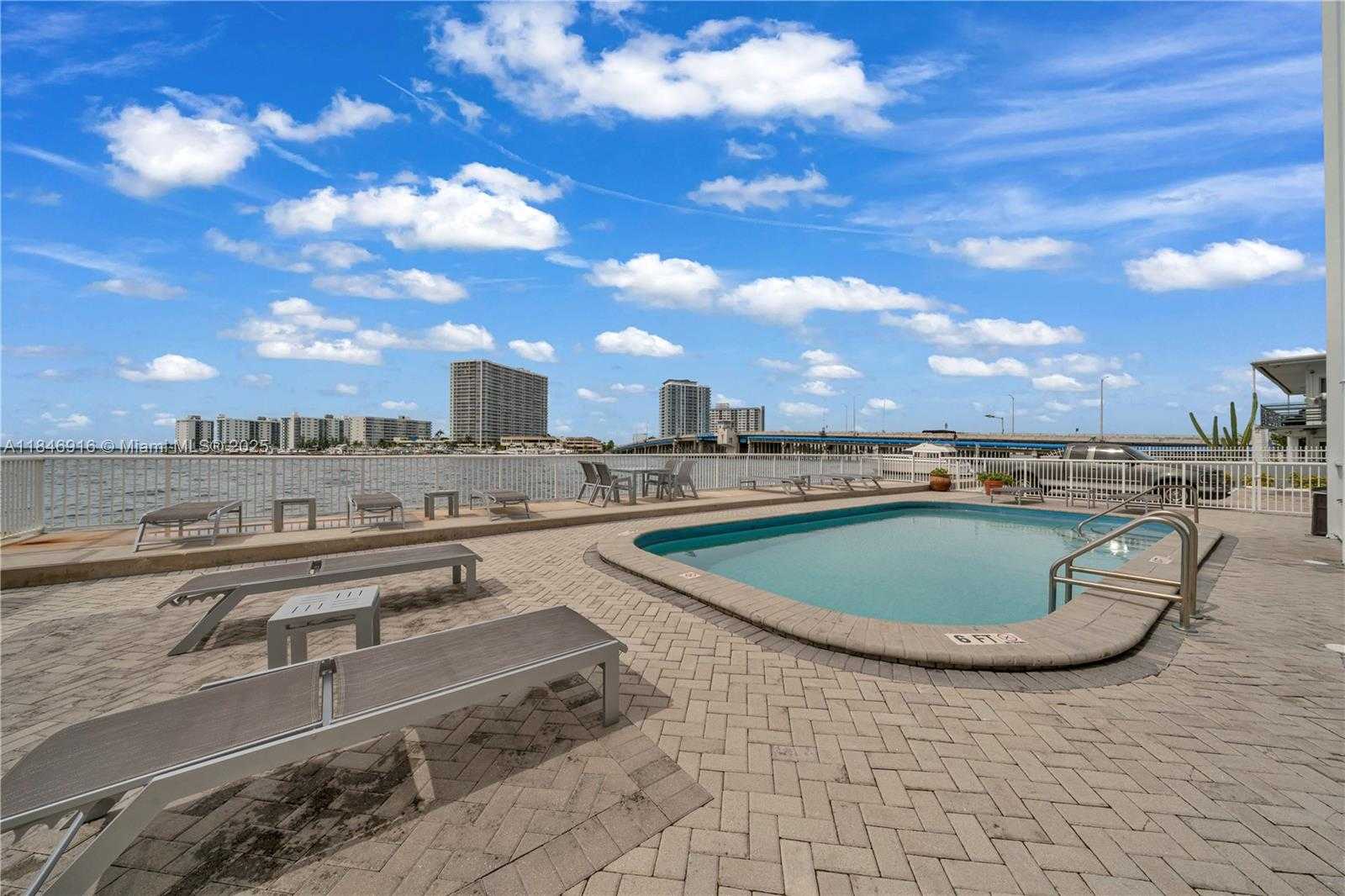 Small Image of 2016 BAY DR #505, Miami Beach Number 15