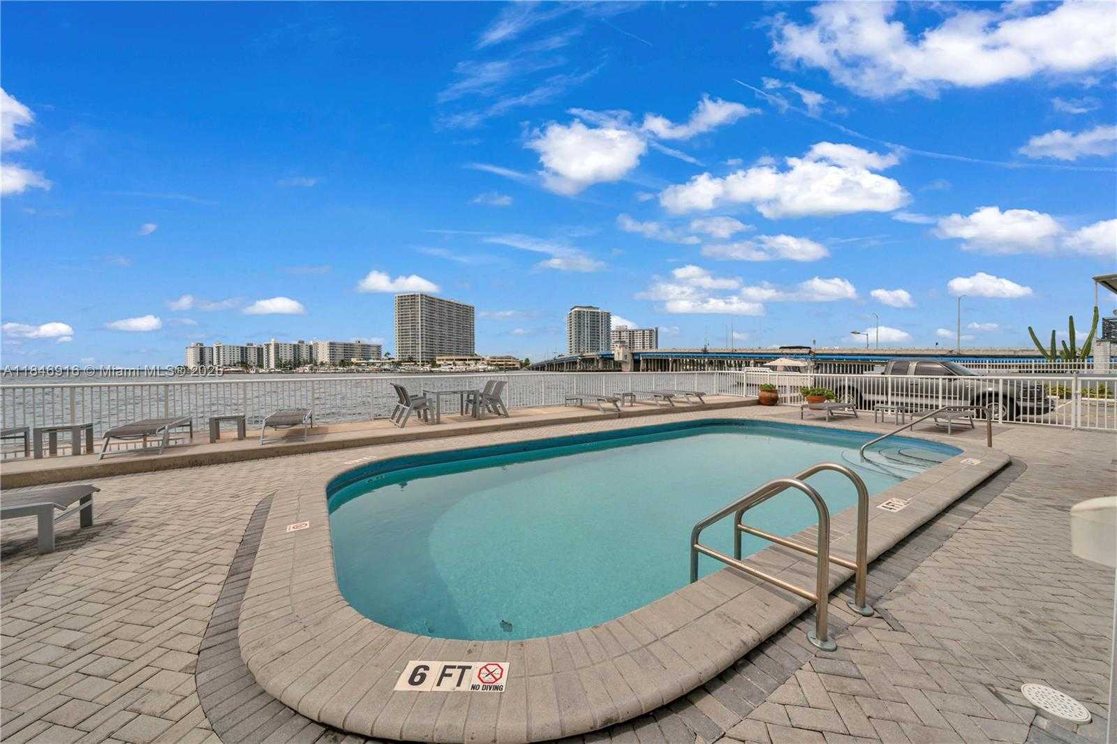 Small Image of 2016 BAY DR #505, Miami Beach Number 16