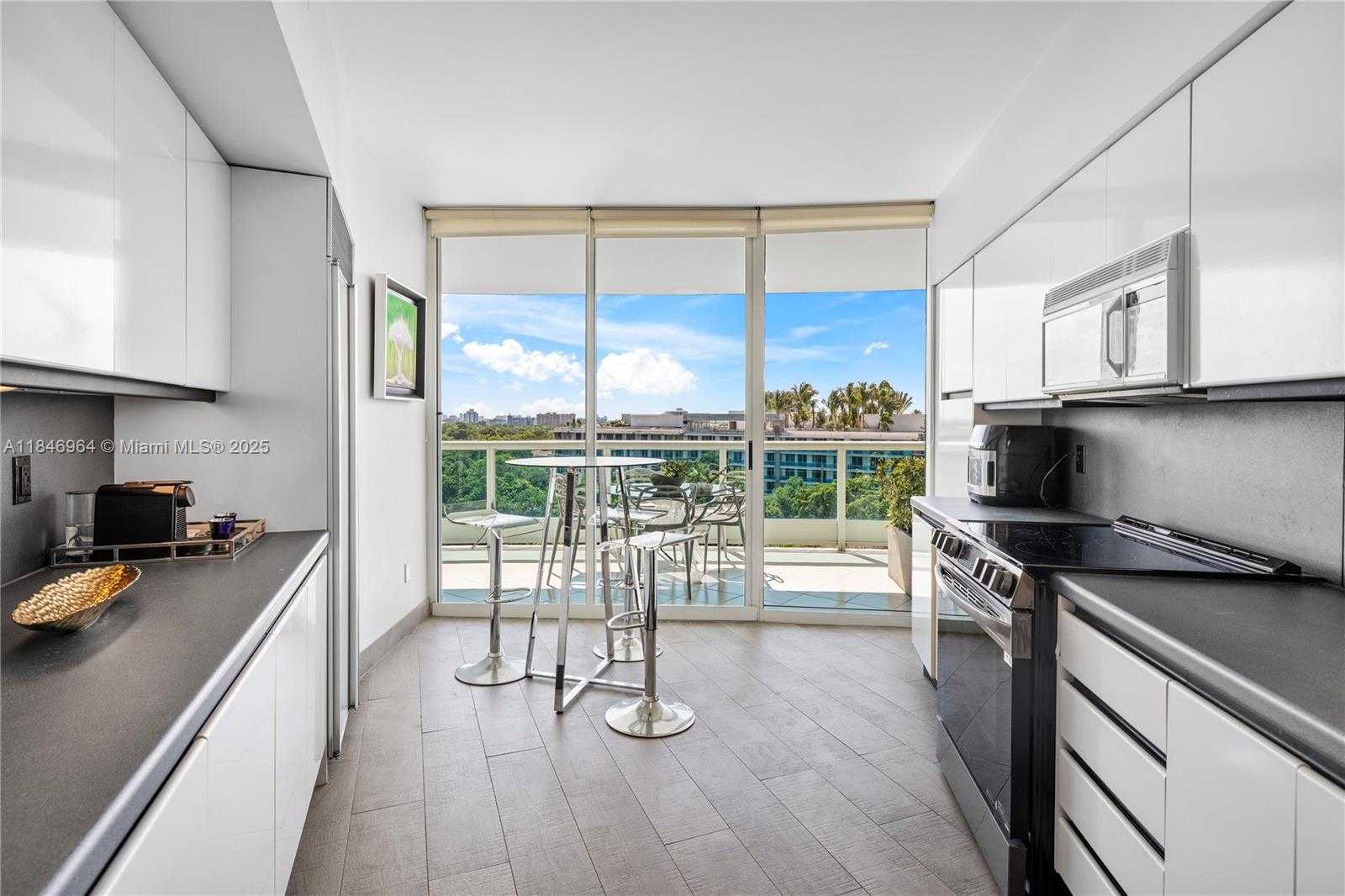 Small Image of 2127 BRICKELL AVE #1005, Miami Number 17