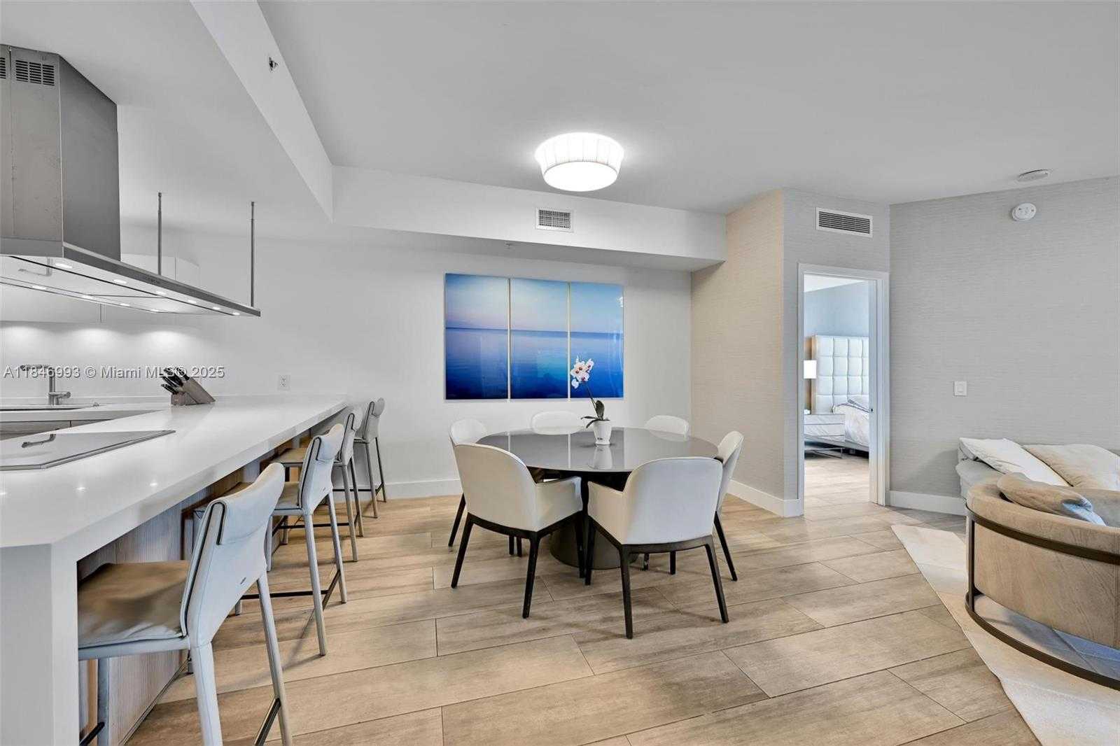 Small Image of 17111 BISCAYNE BLVD #207, North Miami Beach Number 10