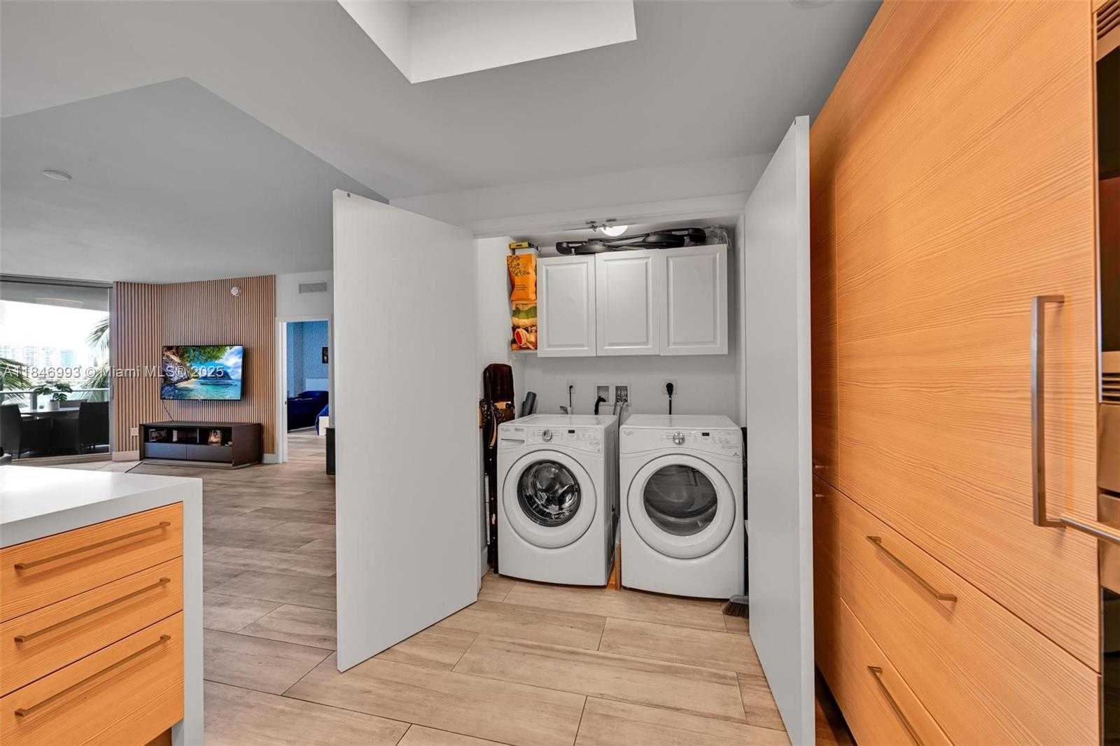 Small Image of 17111 BISCAYNE BLVD #207, North Miami Beach Number 20