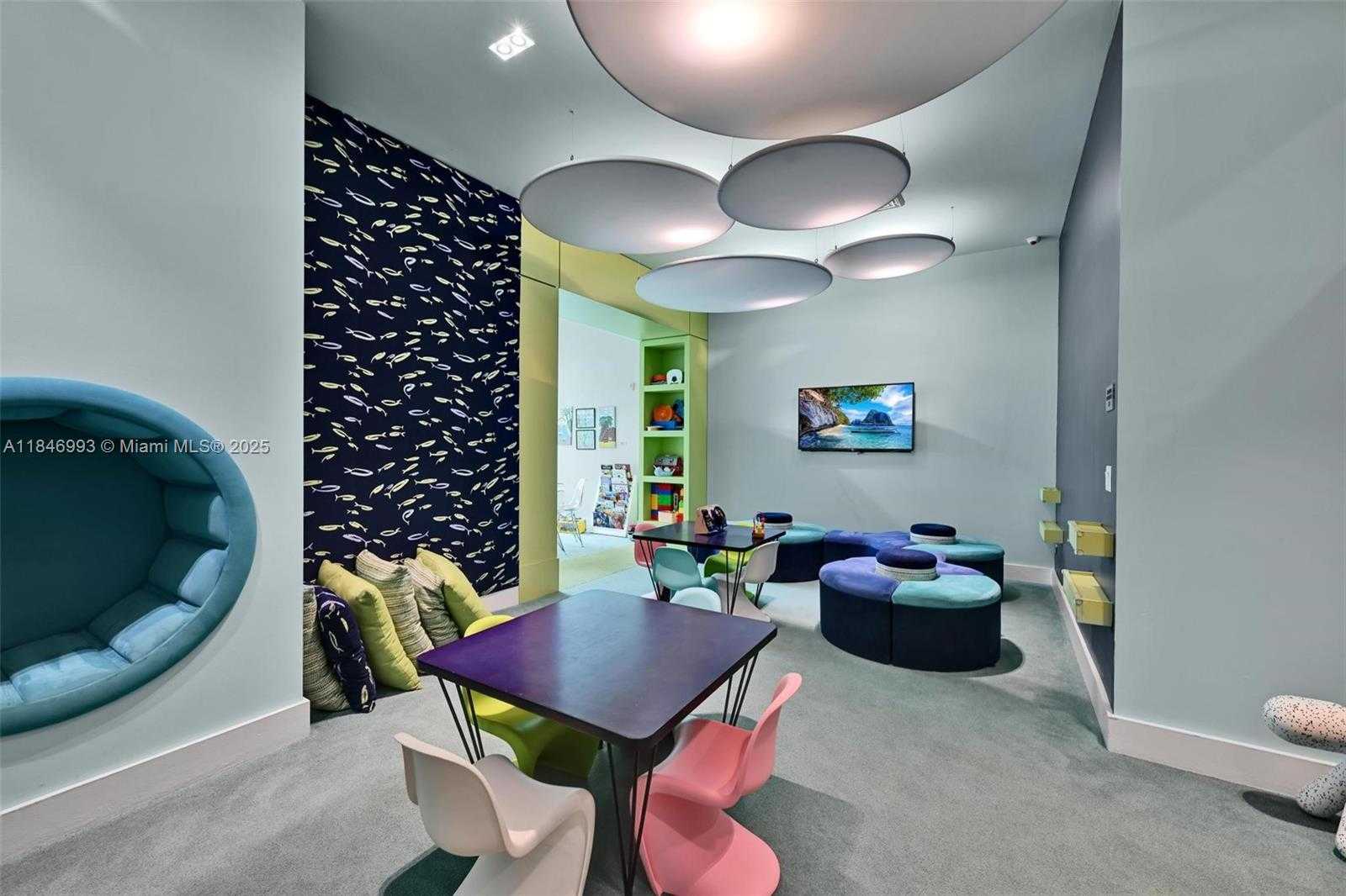 Small Image of 17111 BISCAYNE BLVD #207, North Miami Beach Number 27