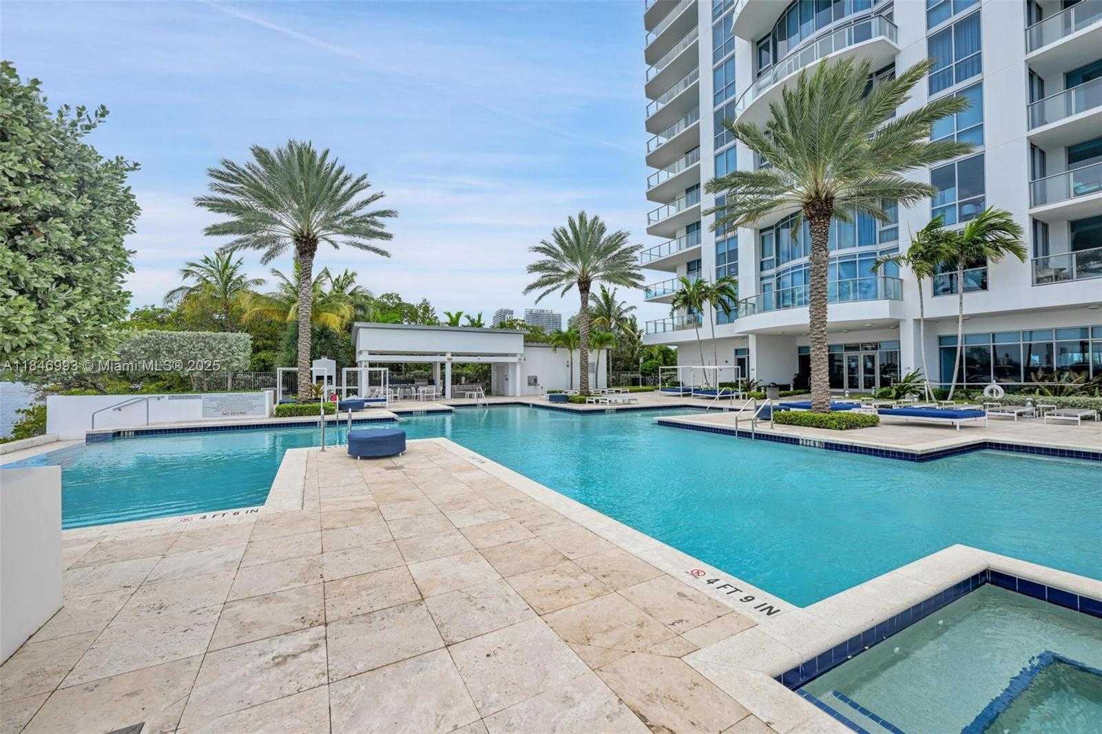 Small Image of 17111 BISCAYNE BLVD #207, North Miami Beach Number 34