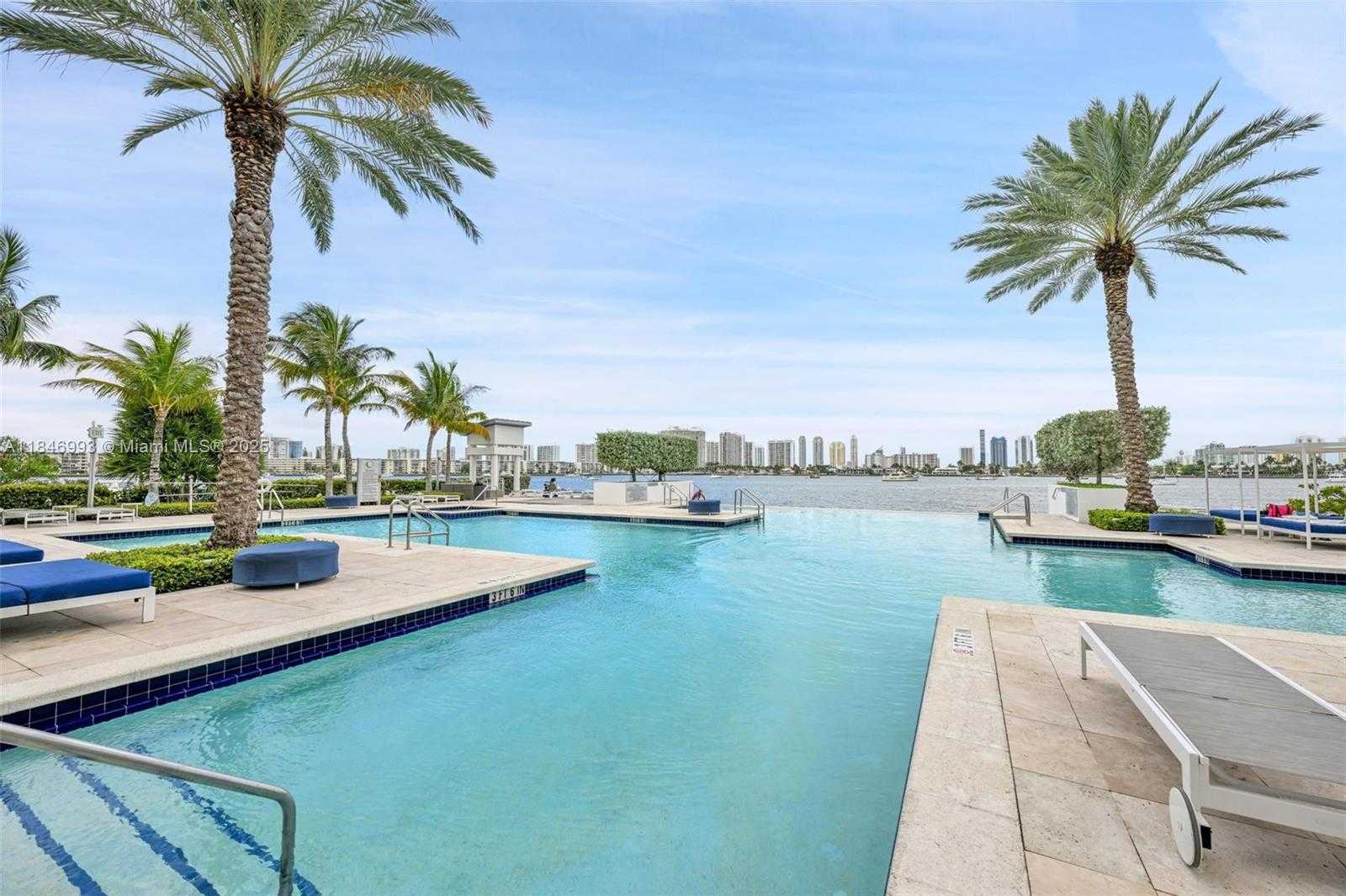 Small Image of 17111 BISCAYNE BLVD #207, North Miami Beach Number 38
