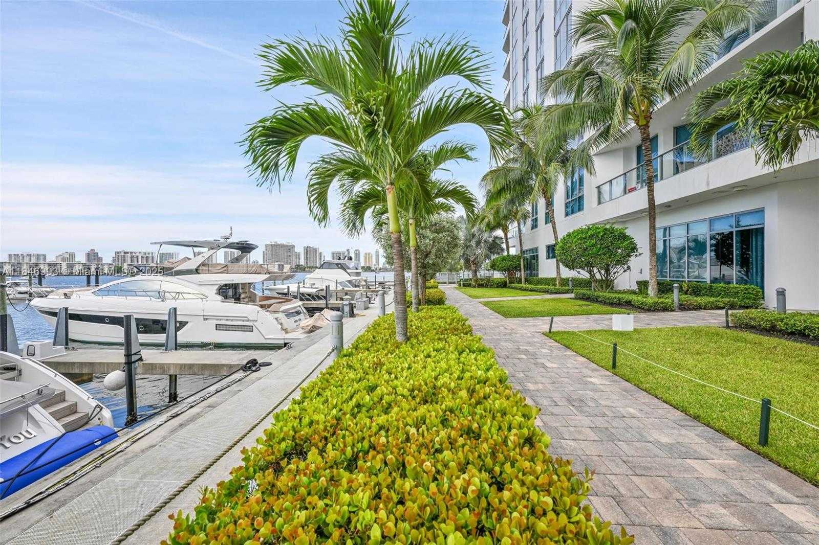 Small Image of 17111 BISCAYNE BLVD #207, North Miami Beach Number 40
